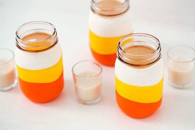 Balloon-Dipped Candy Corn Mason Jars