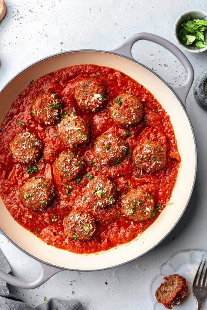 Vegan meatballs with marinara sauce