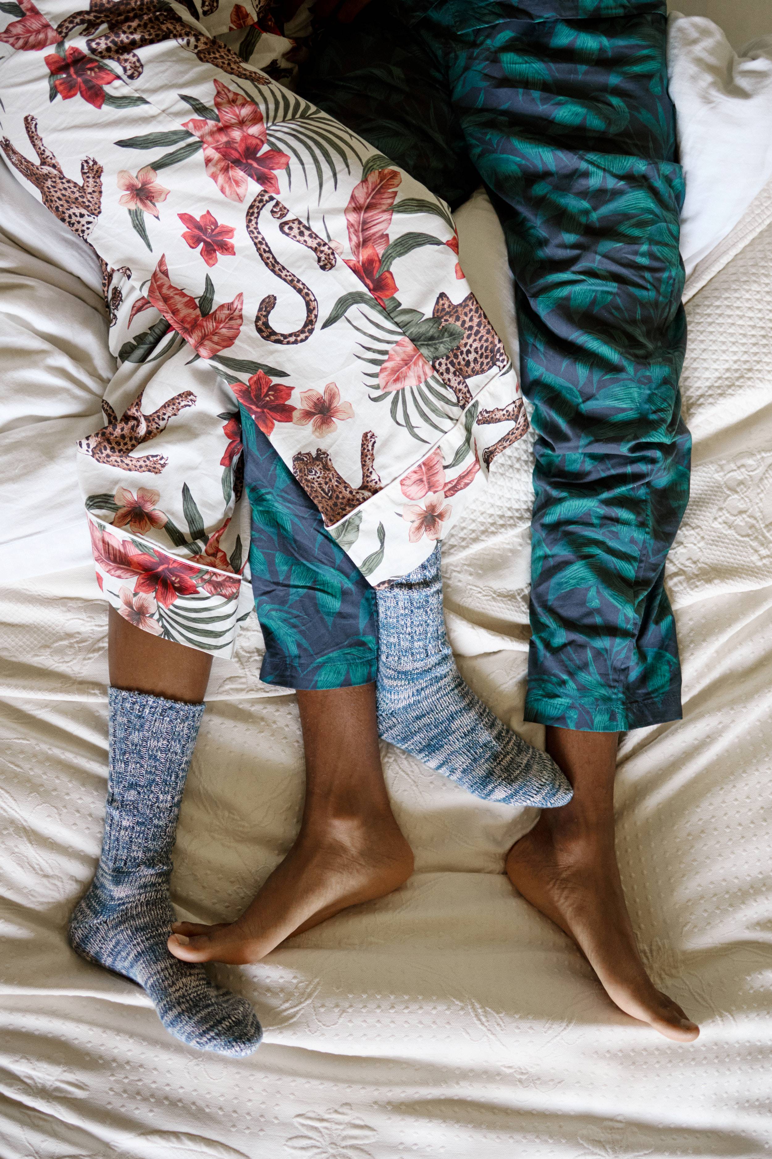 DESMOND & DEMPSEY Pocket Pajama Set In Night Bloom Print