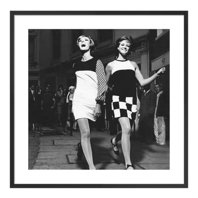 Vogue November 1965 Framed Print, 50cm x 50cm