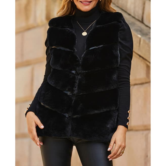 SOSANDAR Black Luxe Faux Fur Gilet