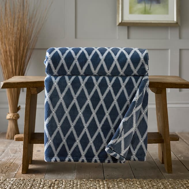 The Lyndon Company Longstone Throw 150x180cm, Blue/White