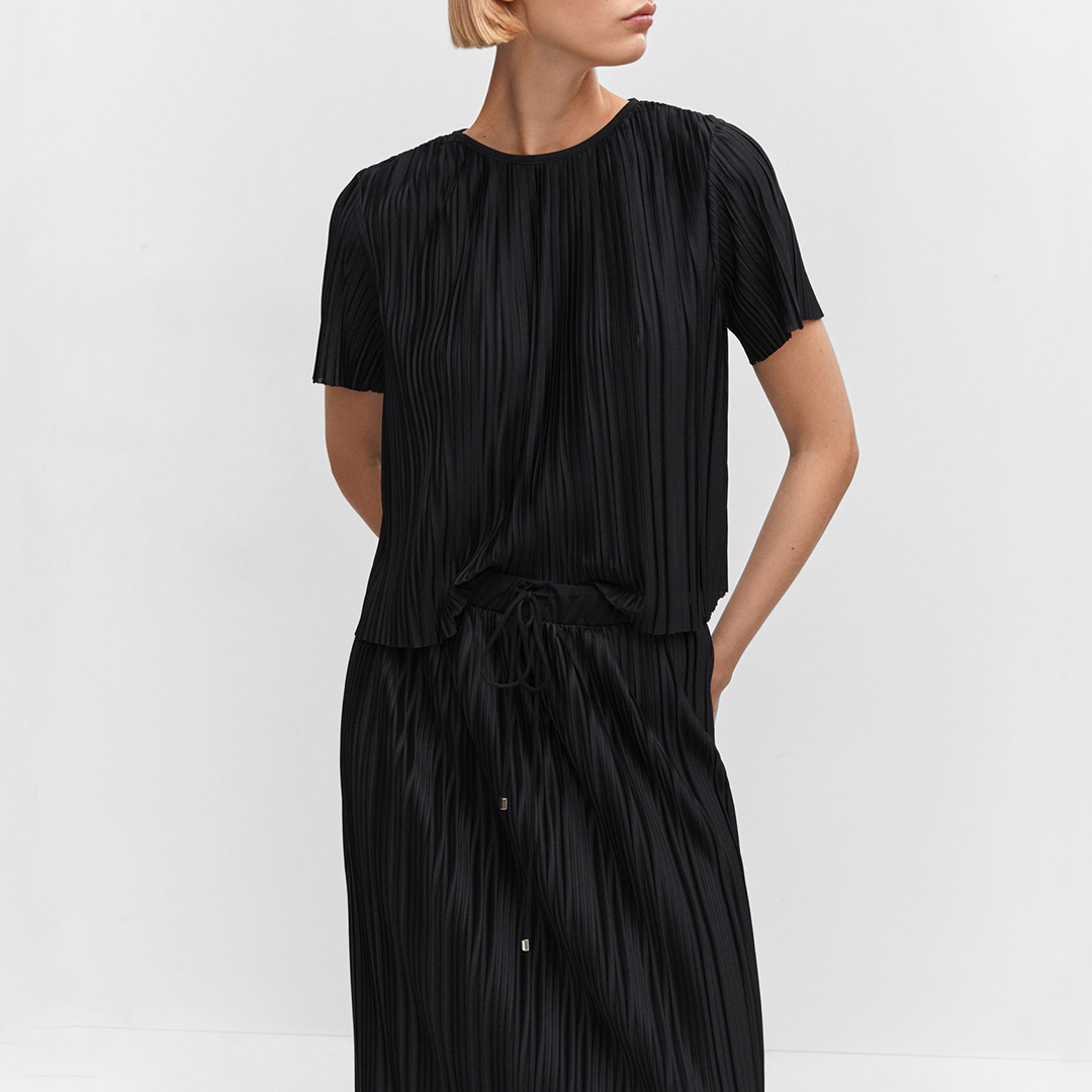 Black Oversized Pleated T-Shirt