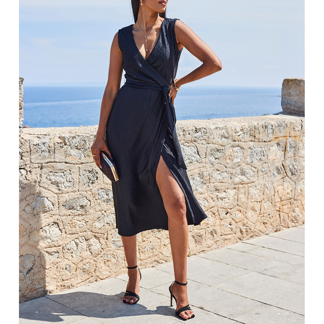 Robe Midi Enveloppante Sans Manches En Plisse Noir